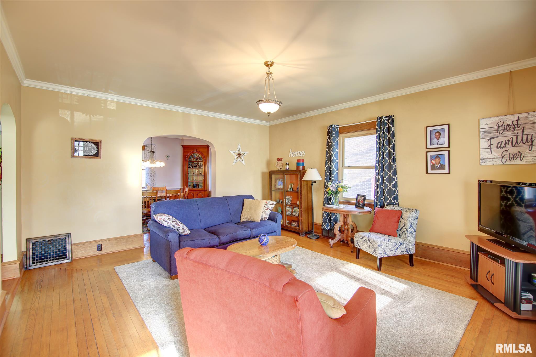 1018 Pershing Boulevard Clinton, IA 52732 - Photo 8 of 19 Gallery Image 8