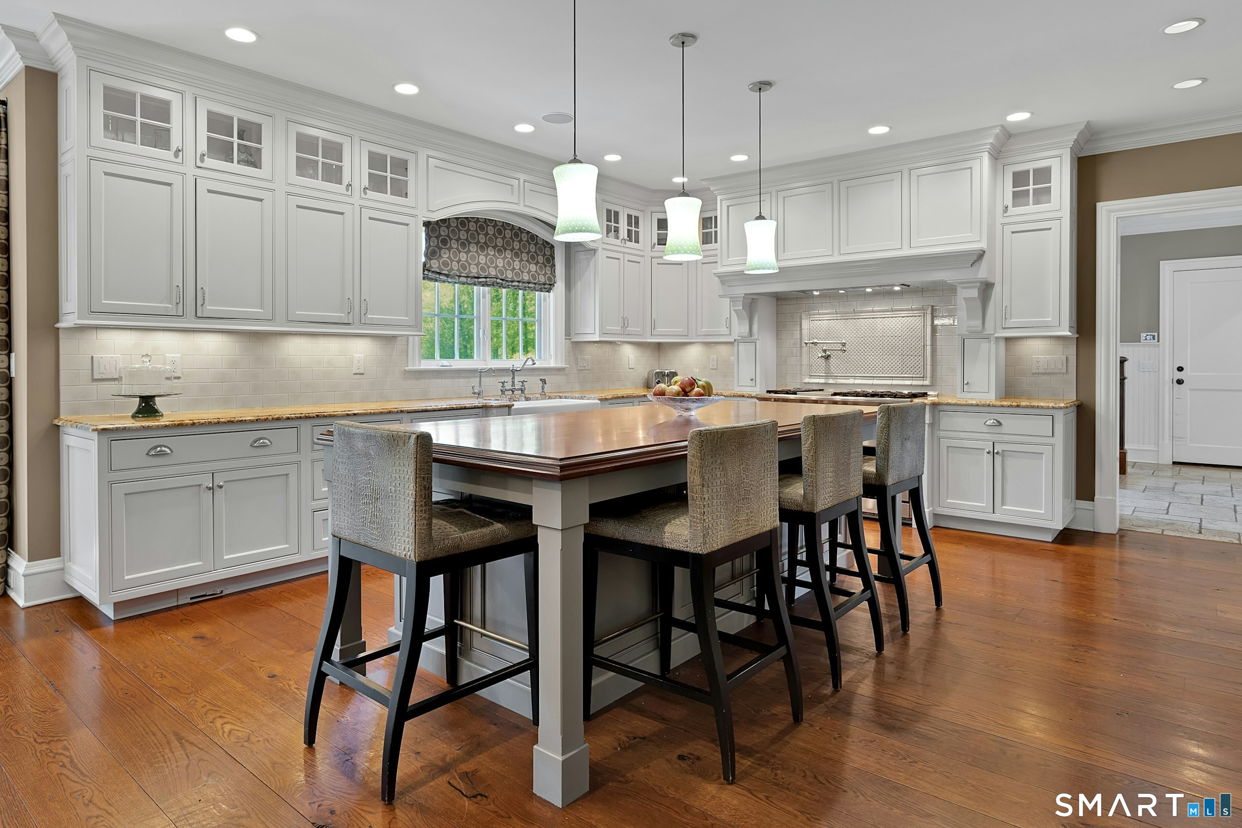 206 Umpawaug Road Redding, CT 06896 - Photo 10 of 40 Chef's Kitchen with Custom Cabinetry, Oversized Island & Designer Appliances