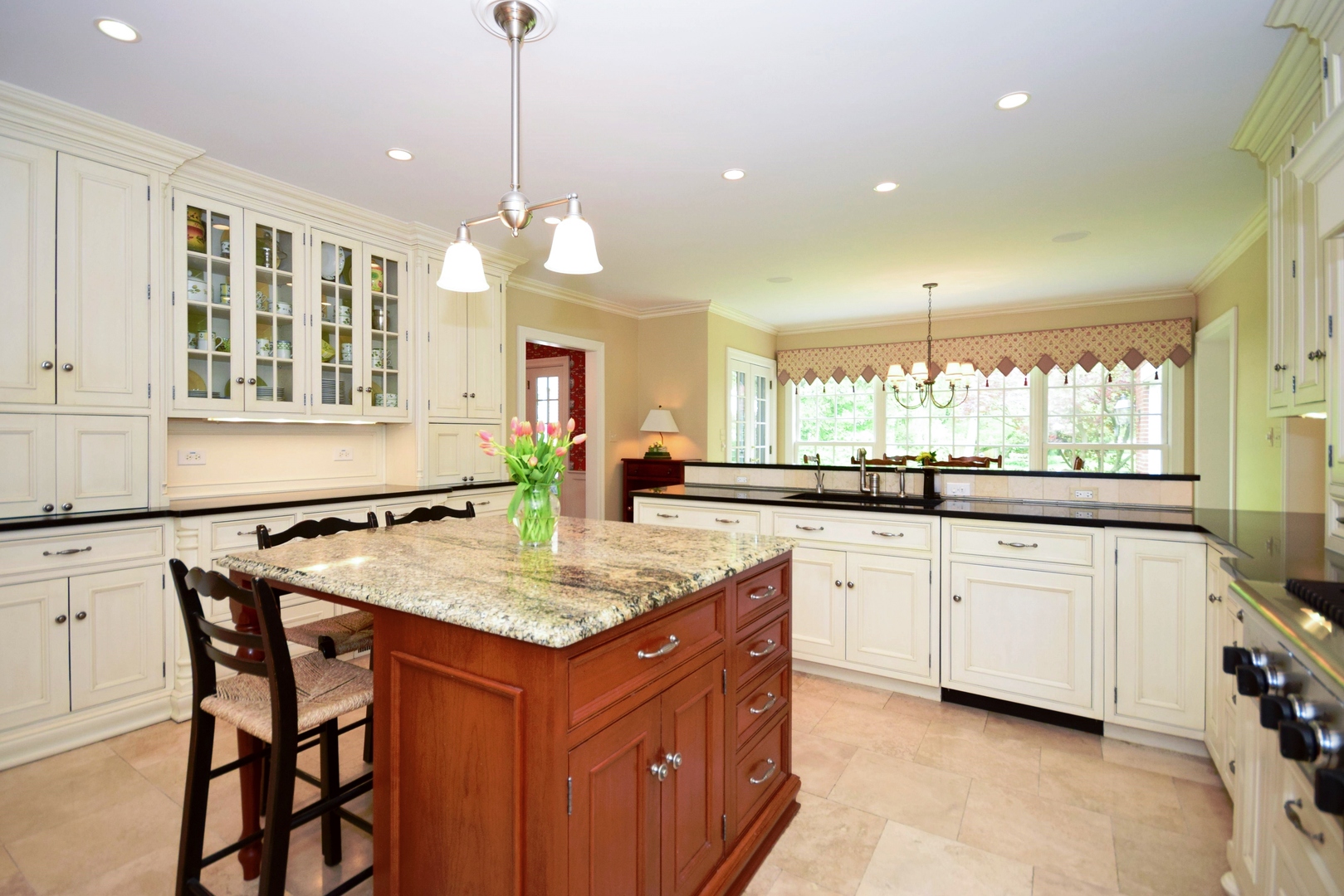 885 Hill Road Winnetka, IL 60093 - Photo 9 of 34