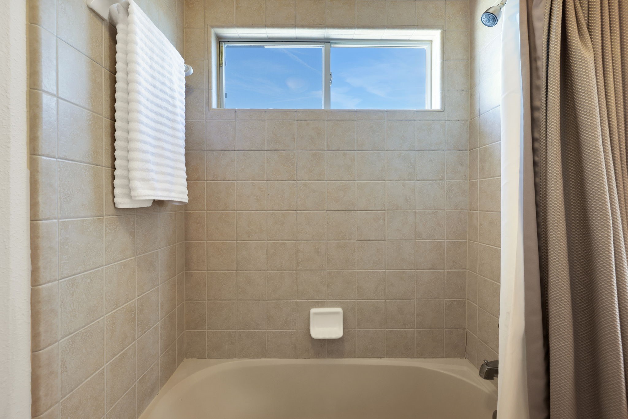 20810 East Cameron Ridge Drive Cypress, TX 77433 - Photo 25 of 48 a bathroom with a shower and bathtub