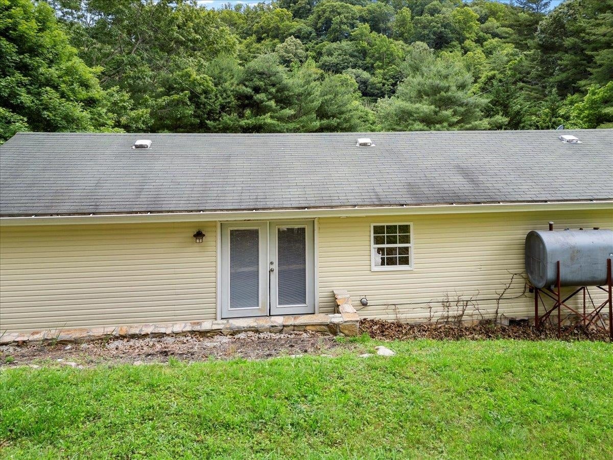 2528 Old Hurst Road Hiwassee, VA 24347 - Photo 7 of 38 Gallery Image 7