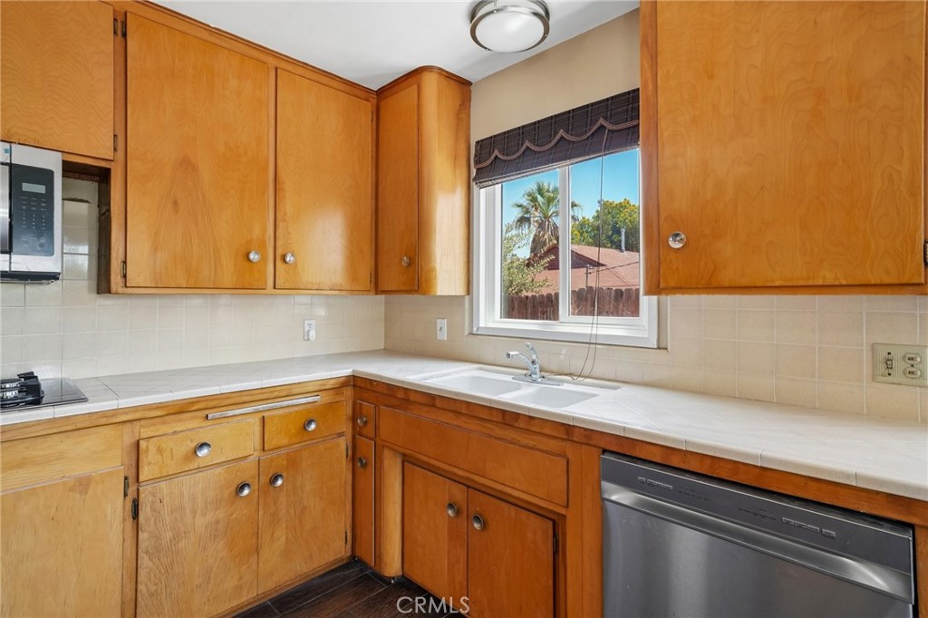 3595 Watkins Drive Riverside, CA 92507 - Photo 14 of 48
