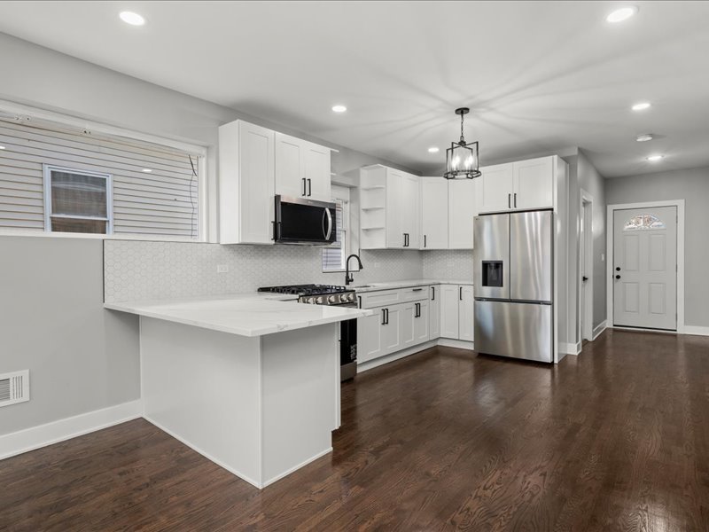 11348 South Stewart Avenue Chicago, IL 60628 - Photo 7 of 31