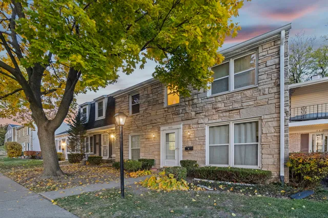 $267,500 | 7605 Manchester Lane, Hanover Park, IL 60133