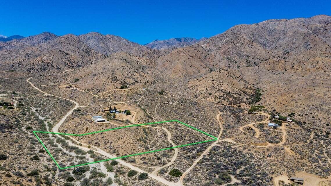116 Big Morongo Canyon Morongo Valley, CA 92256 - Photo 6 of 22 a view of a dry yard with mountains in the background