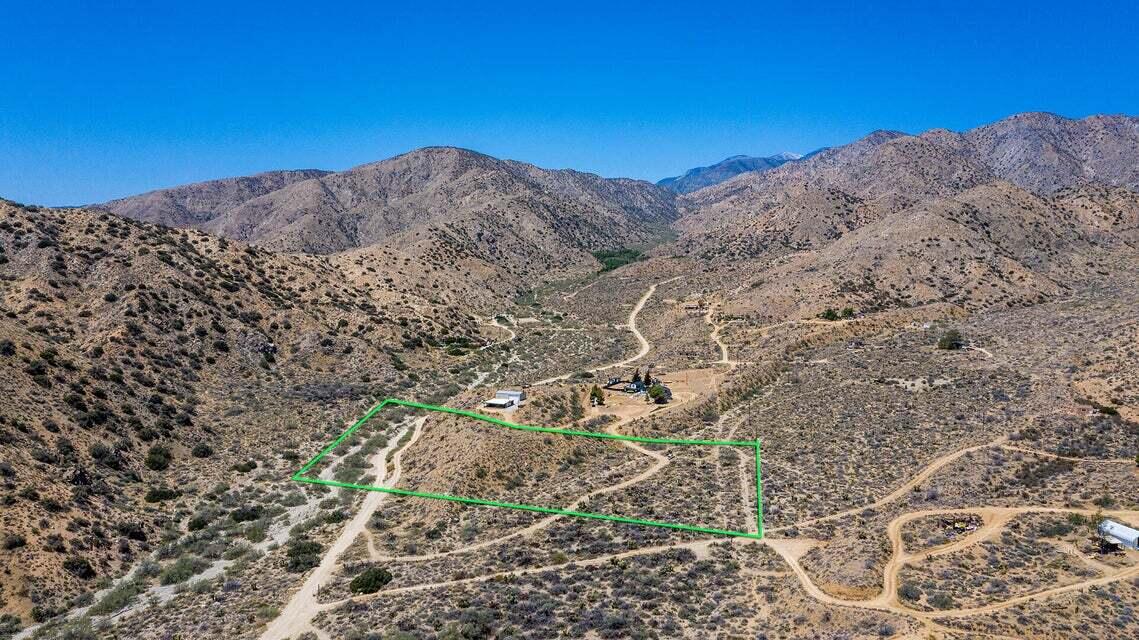 116 Big Morongo Canyon Morongo Valley, CA 92256 - Photo 10 of 22 a view of a dry yard with mountains in the background