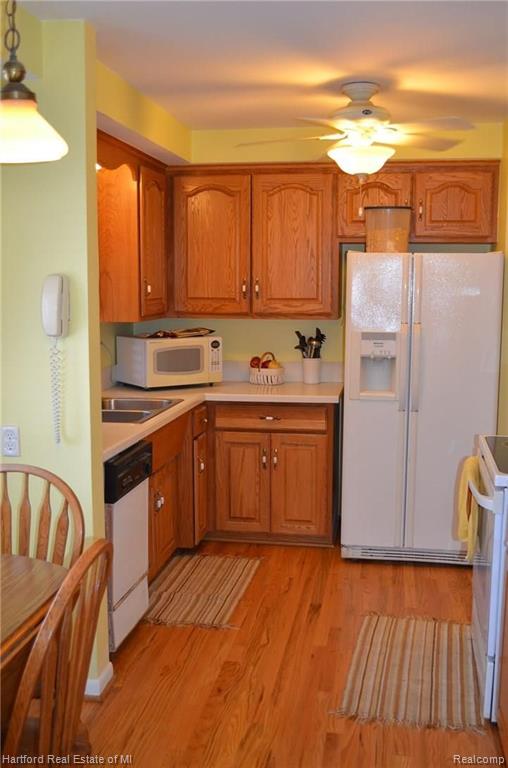 28158 Hawberry Road Farmington Hills, MI 48331 - Photo 14 of 33