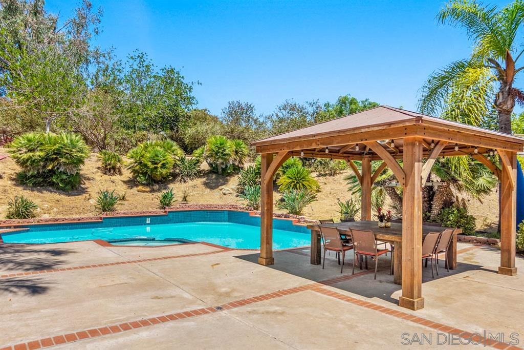 3022 Camino Del Rancho Encinitas, CA 92024 - Photo 15 of 18