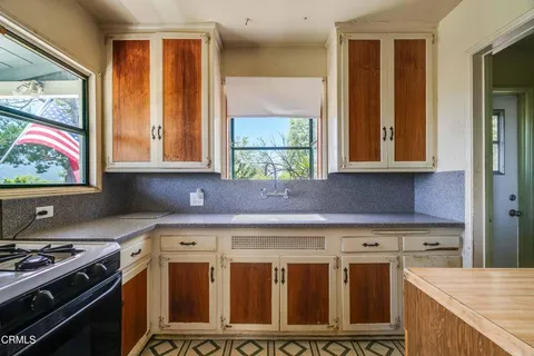 $899,000 | 2869 El Caminito, La Crescenta, CA 91214