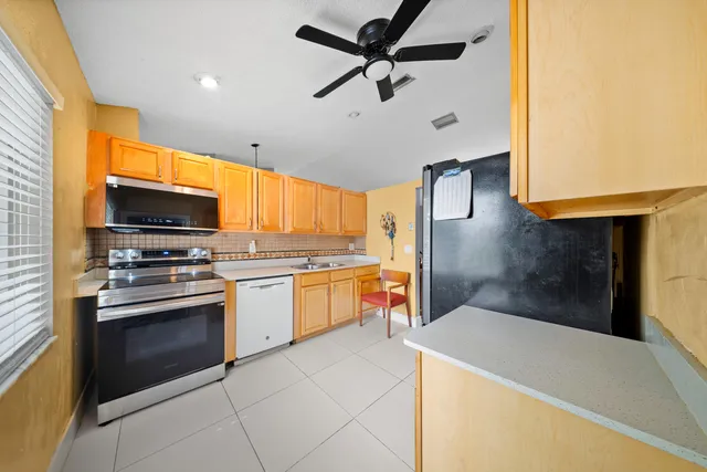 $525,000 | 1318 Southwest 82nd Terrace, North Lauderdale, FL 33068
