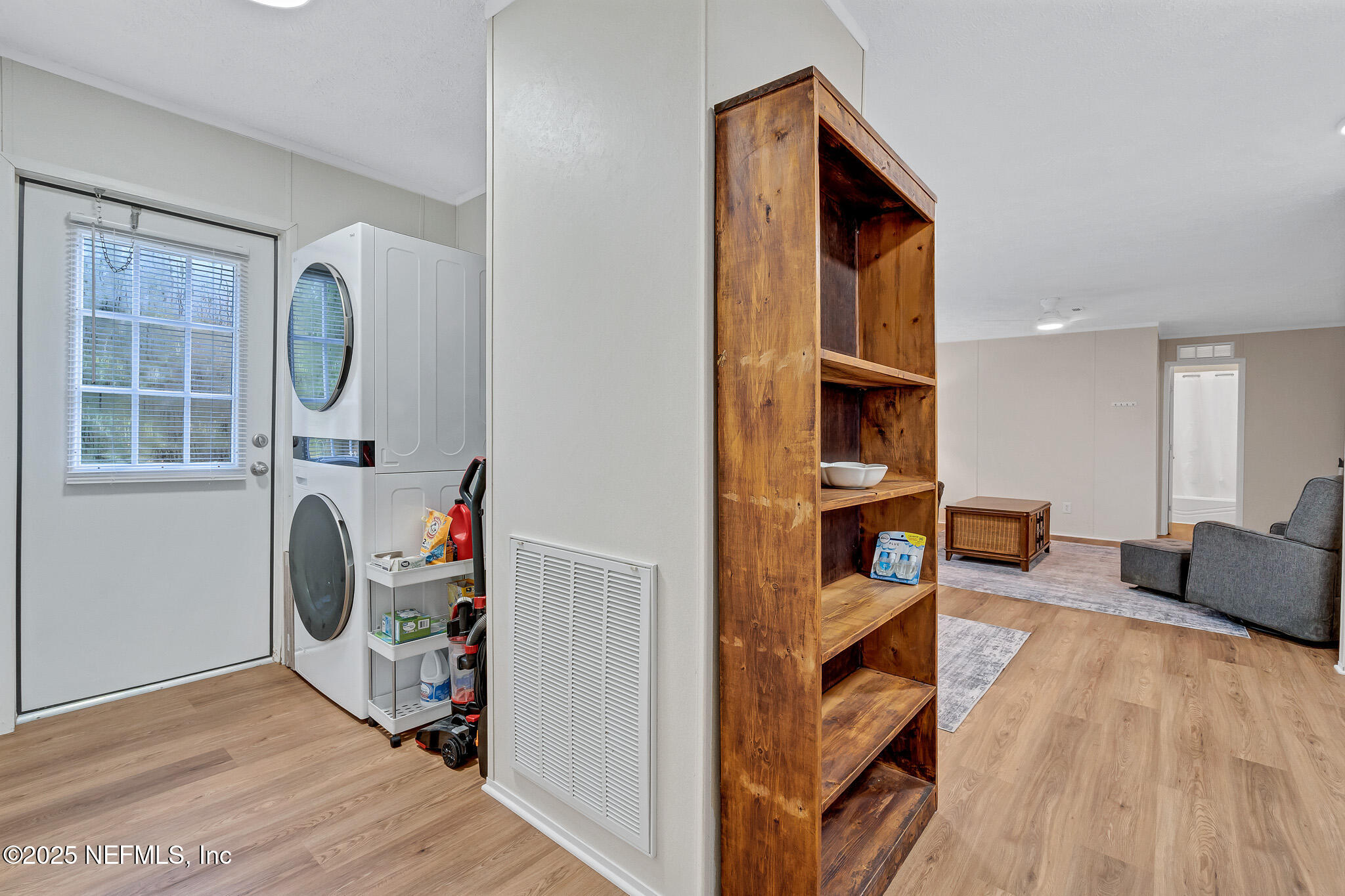 86446 Peeples Road Yulee, FL 32097 - Photo 36 of 42 a view of livingroom with furniture and workspace