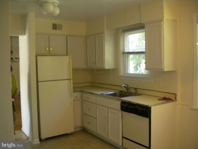 1721 Woodwell Road Silver Spring, MD 20906 - Photo 21 of 24 Kitchen