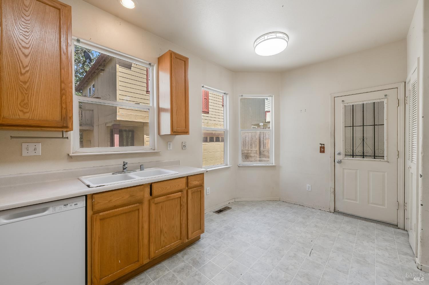 1212 Hidden Creek Place Santa Rosa, CA 95409 - Photo 6 of 22