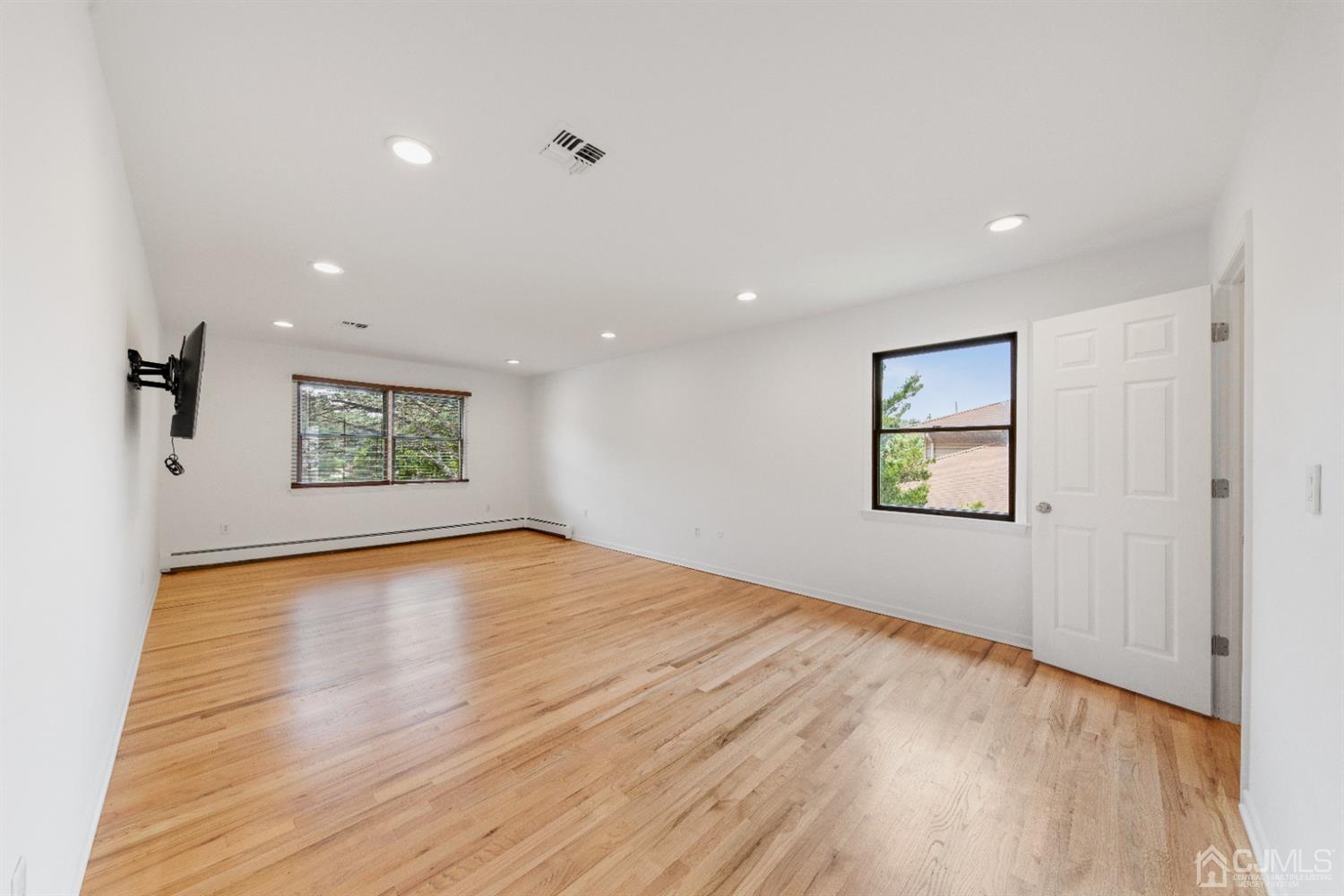 335 Dunhams Corner Road East Brunswick, NJ 08816 - Photo 16 of 23 Gallery Image 16