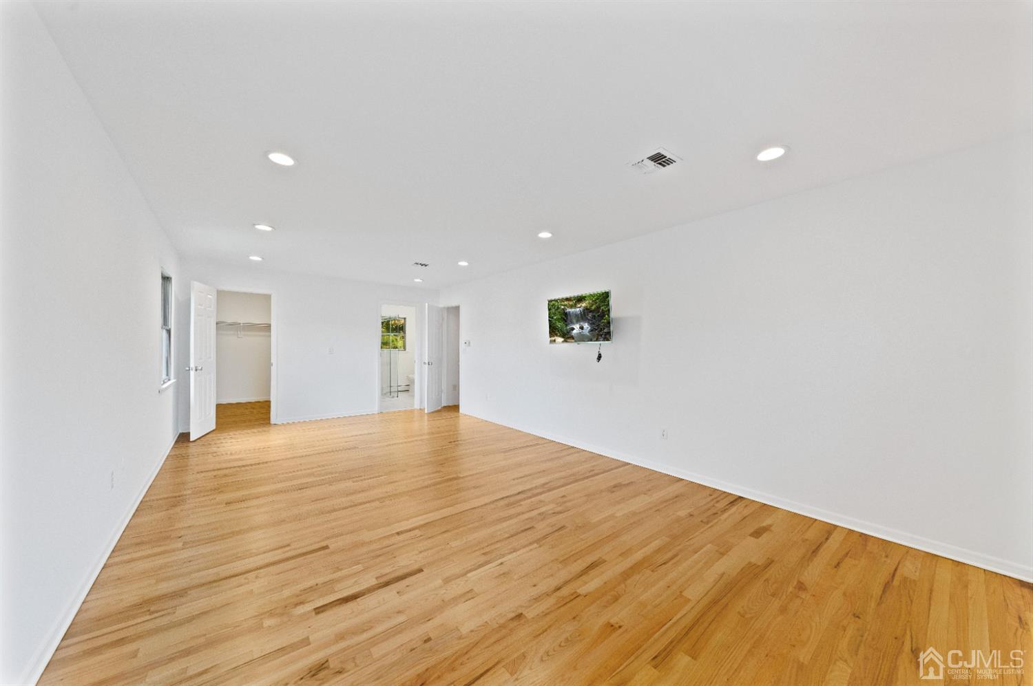 335 Dunhams Corner Road East Brunswick, NJ 08816 - Photo 17 of 23 Gallery Image 17