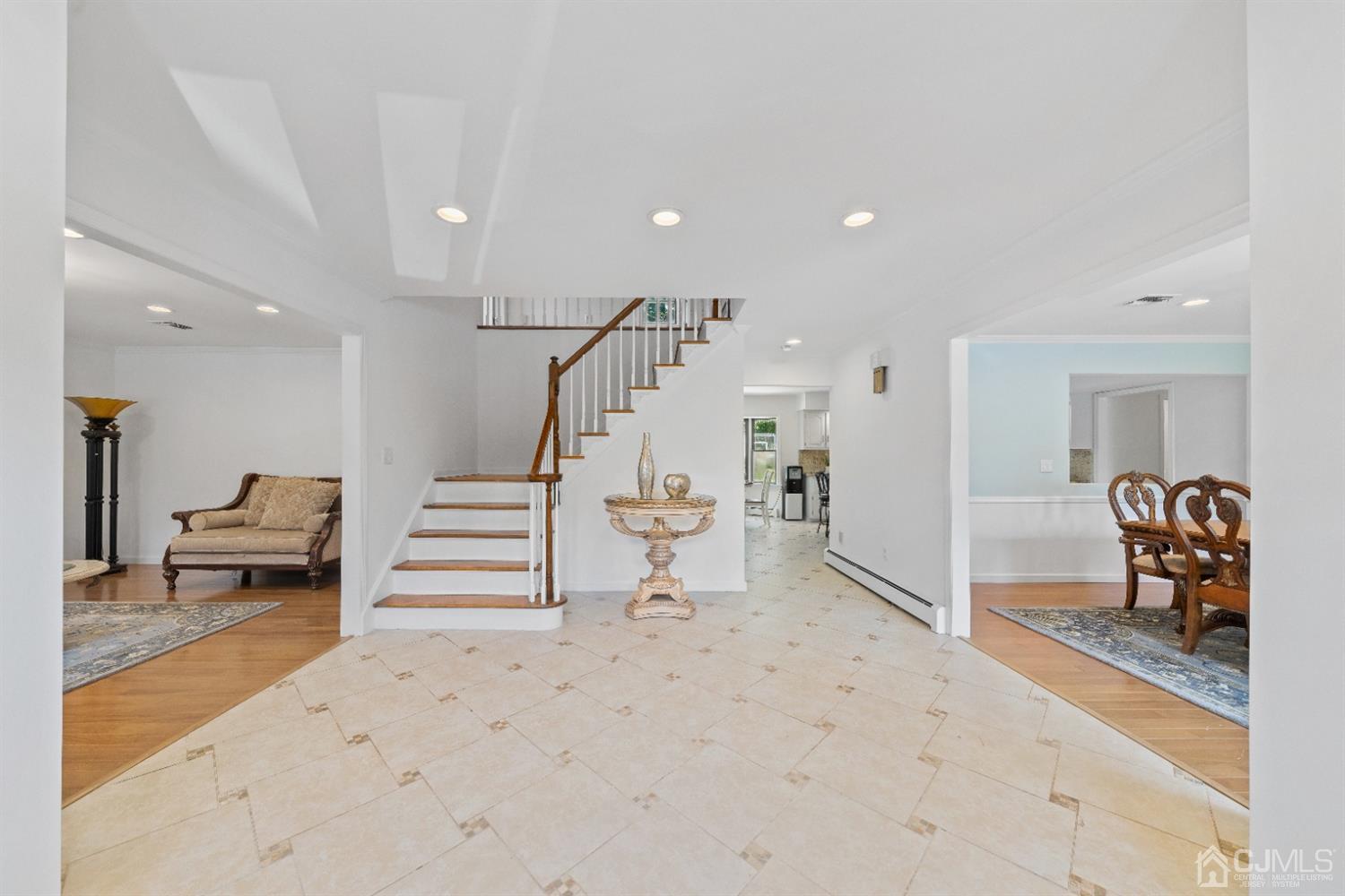 335 Dunhams Corner Road East Brunswick, NJ 08816 - Photo 3 of 23 Gallery Image 3