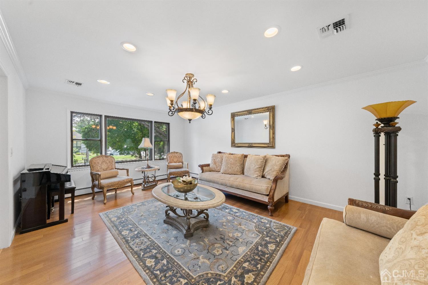 335 Dunhams Corner Road East Brunswick, NJ 08816 - Photo 4 of 23 Gallery Image 4