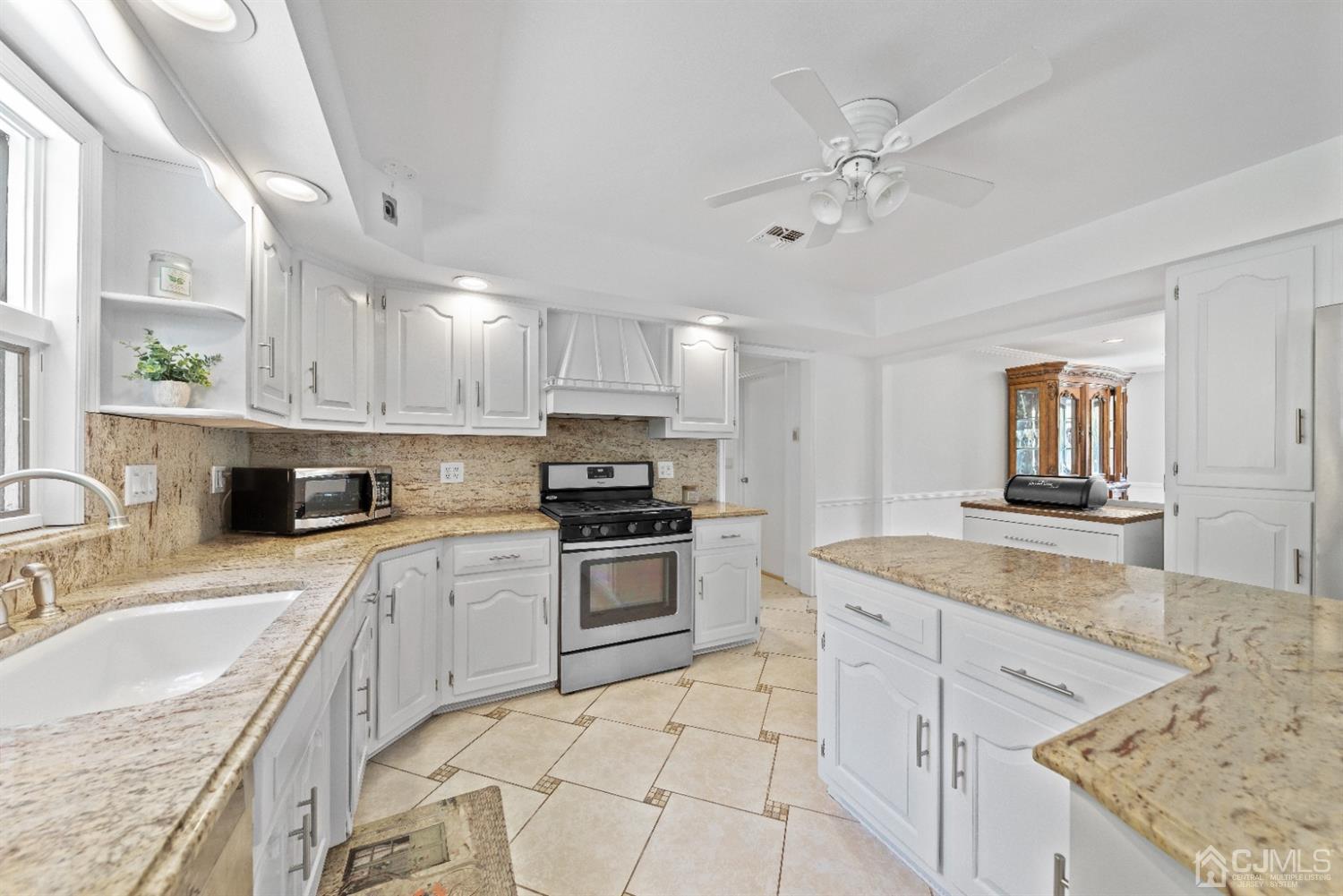 335 Dunhams Corner Road East Brunswick, NJ 08816 - Photo 7 of 23 Gallery Image 7