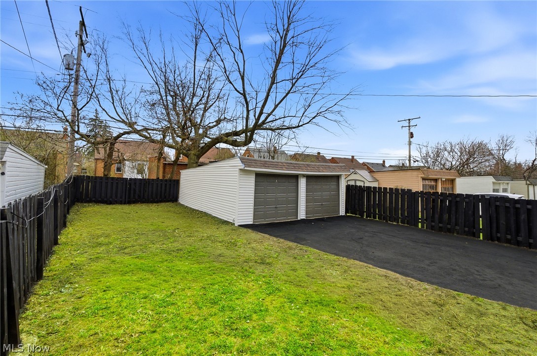 4046 Stilmore Road Cleveland, OH 44121 - Photo 45 of 45 Gallery Image 45
