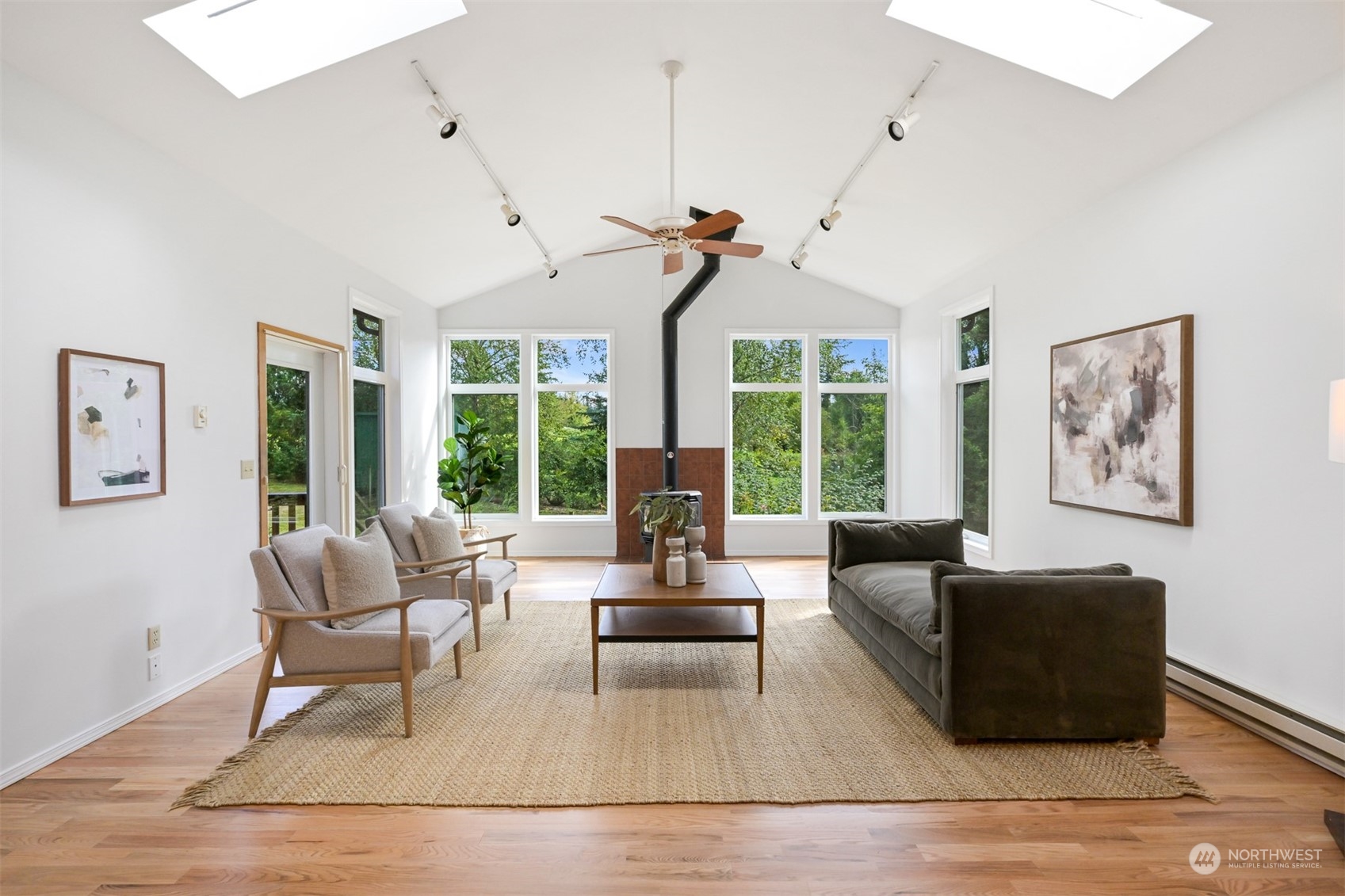 6366 Mission Road Everson, WA 98247 - Photo 6 of 40 a living room with furniture