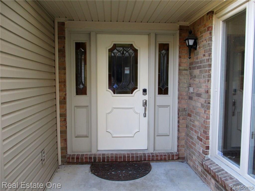 938 Golfview Court Rochester Hills, MI 48307 - Photo 42 of 44