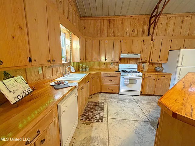 $188,000 | 1530 Highway 35, Carthage, MS 39051