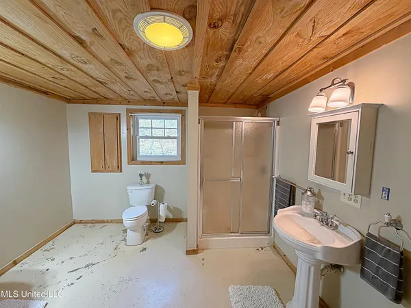$188,000 | 1530 Highway 35, Carthage, MS 39051