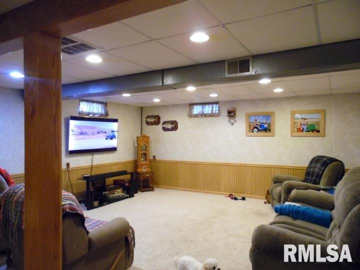 14965 North Prichard Road Lewistown, IL 61542 - Photo 22 of 53 Gallery Image 22