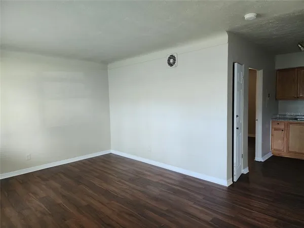 $1,300 | 2219 Highland Street South, Unit 3, St. Petersburg, FL 33705
