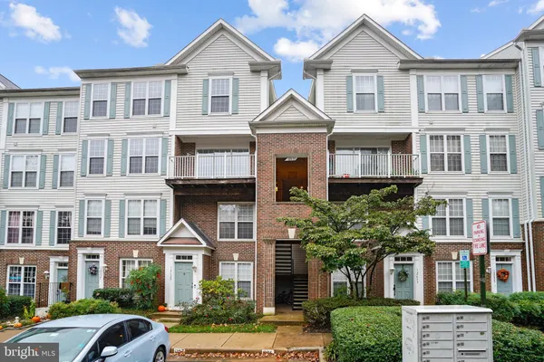 $2,650 | 12631 Fair Crest Court, Unit 303, Fairfax, VA 22033