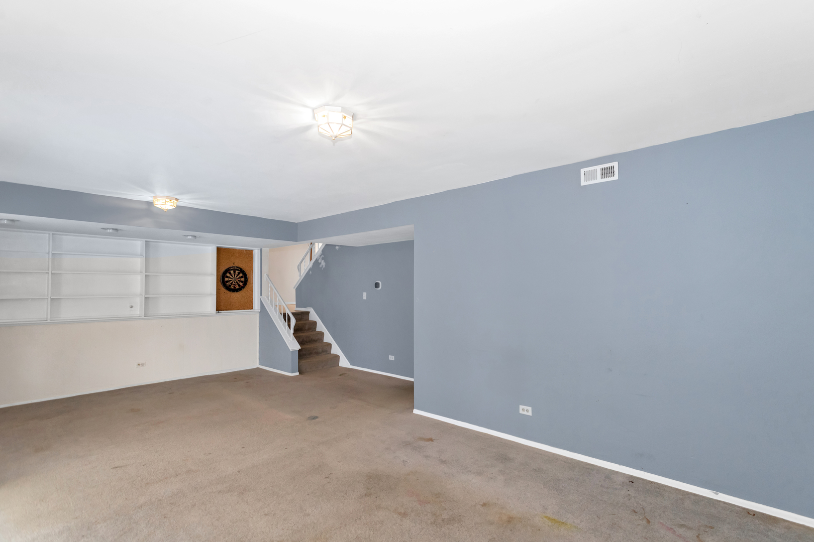 1900 Chippendale Road Hoffman Estates, IL 60169 - Photo 29 of 37 a view of a room with wooden floor