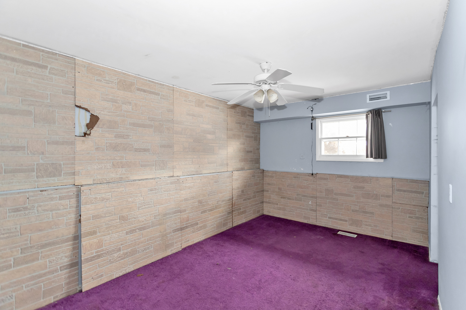 1900 Chippendale Road Hoffman Estates, IL 60169 - Photo 30 of 37 wooden floor in a bathroom