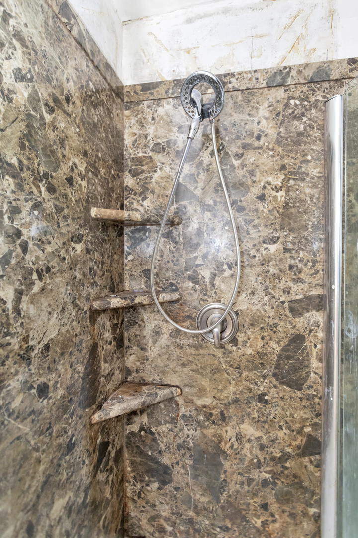 1900 Chippendale Road Hoffman Estates, IL 60169 - Photo 35 of 37 view of a bathroom