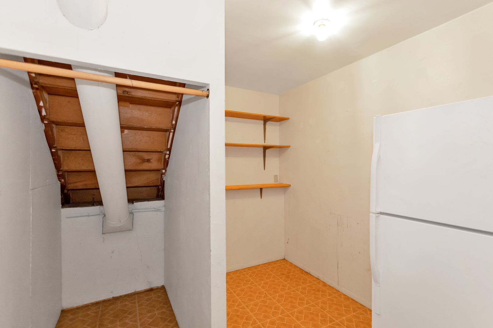 1900 Chippendale Road Hoffman Estates, IL 60169 - Photo 37 of 37 a view of walk in closet