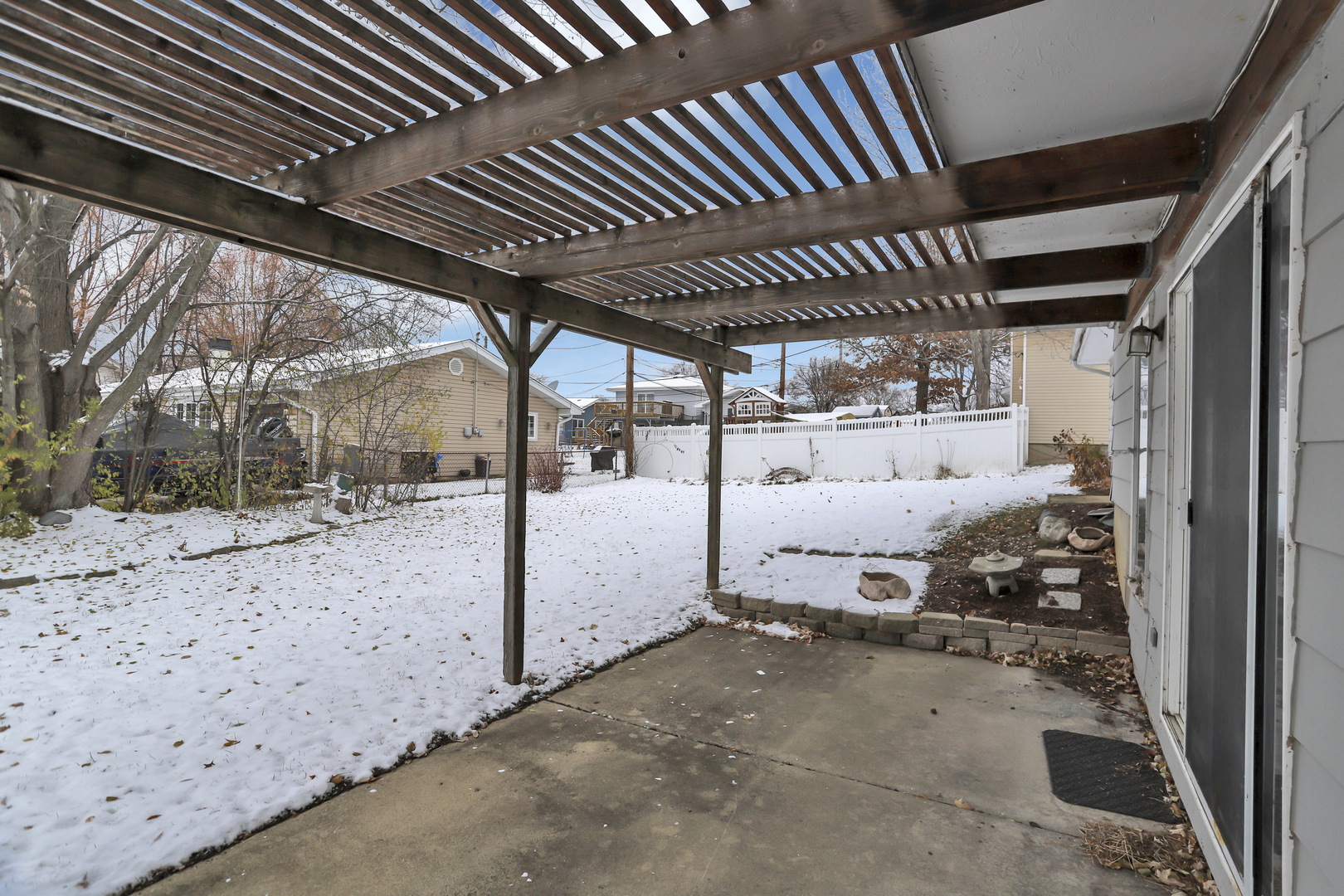 1900 Chippendale Road Hoffman Estates, IL 60169 - Photo 8 of 37 a view of a porch