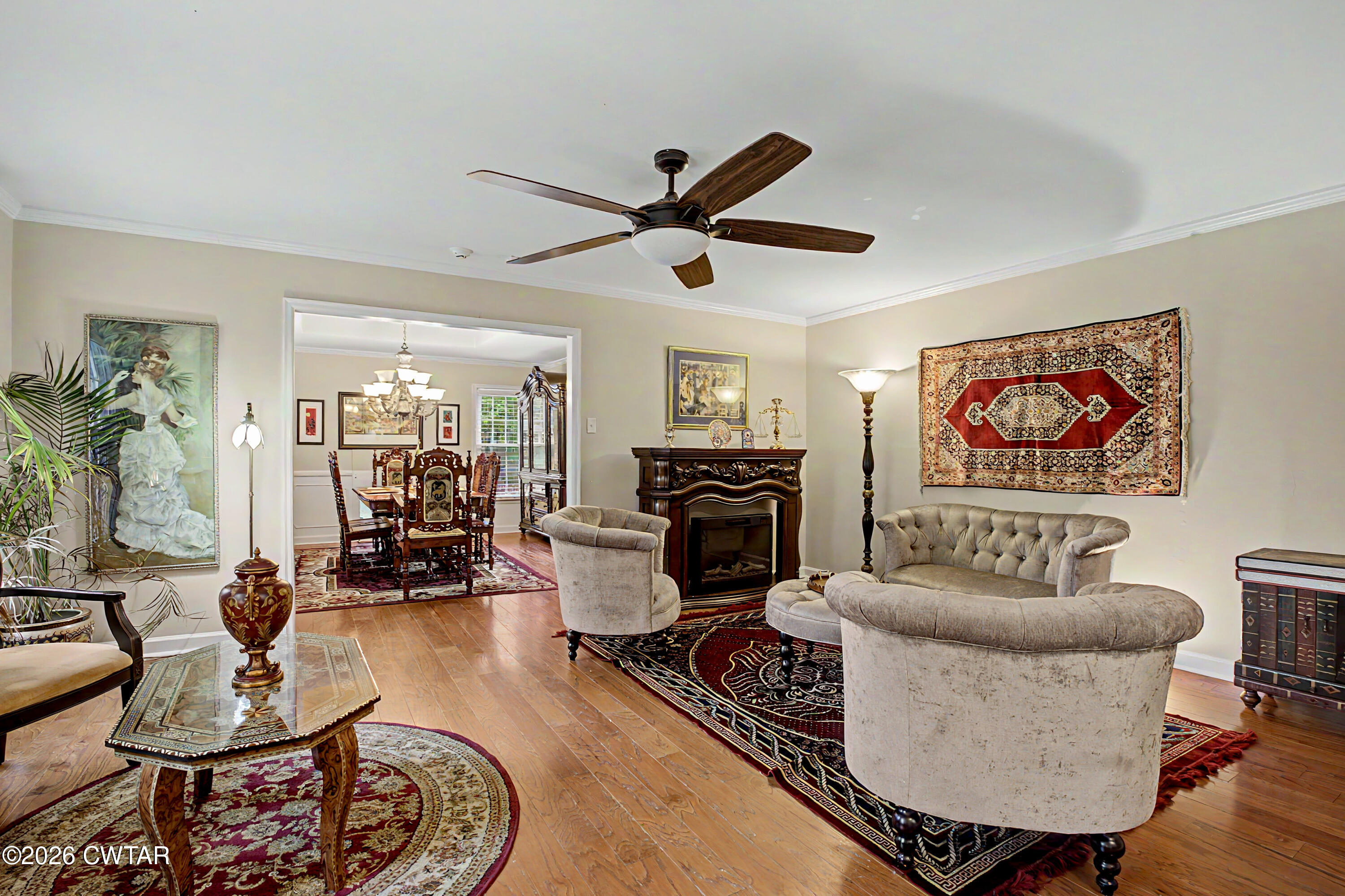 40 Manor Road Jackson, TN 38305 - Photo 3 of 38 Living Room 1