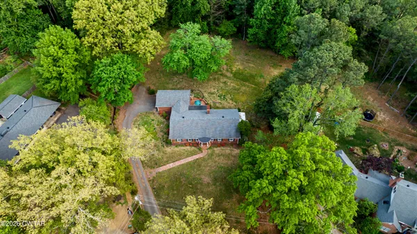 $367,000 | 40 Manor Road, Jackson, TN 38305