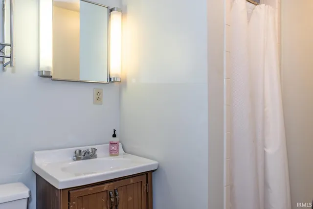 $499,900 | 409 East Woodridge Drive, Bloomington, IN 47408