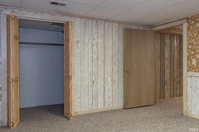 $499,900 | 409 East Woodridge Drive, Bloomington, IN 47408