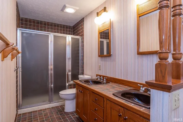 $499,900 | 409 East Woodridge Drive, Bloomington, IN 47408