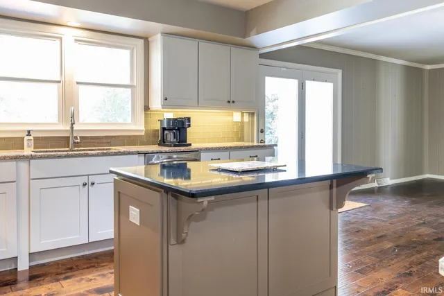 $499,900 | 409 East Woodridge Drive, Bloomington, IN 47408