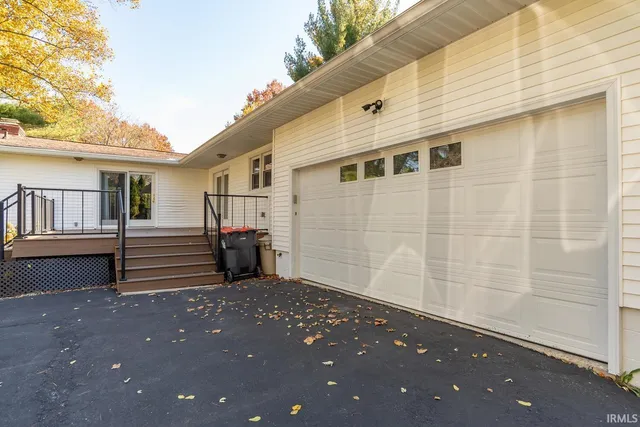 $499,900 | 409 East Woodridge Drive, Bloomington, IN 47408