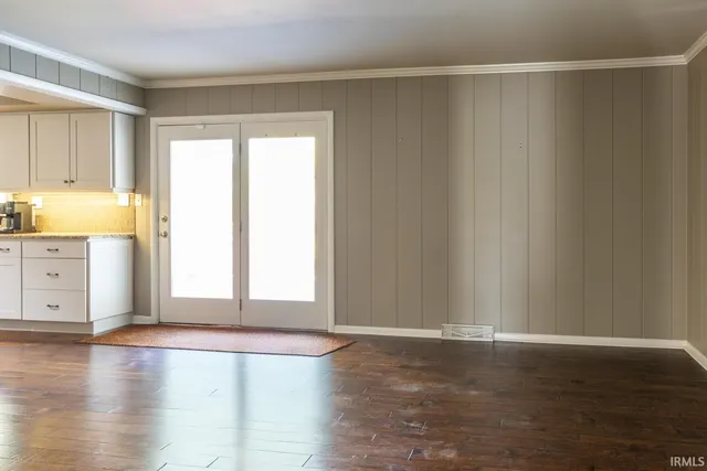 $499,900 | 409 East Woodridge Drive, Bloomington, IN 47408