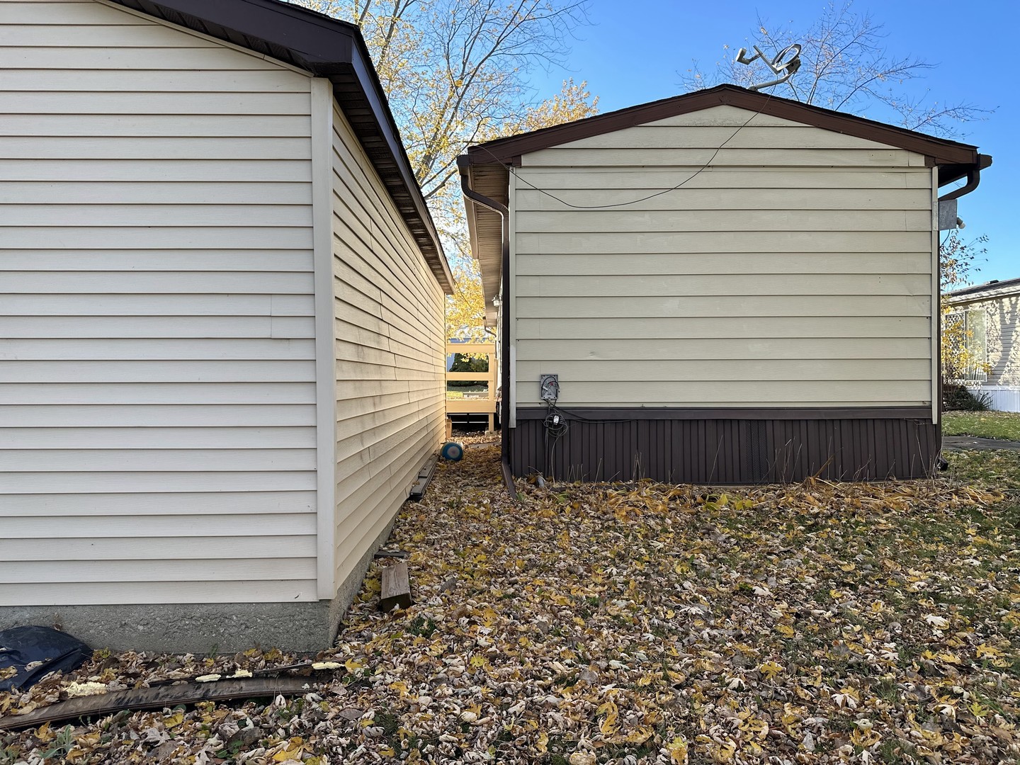 31 Meadowlark Lane Beecher, IL 60401 - Photo 20 of 23 a view of a small house with a yard