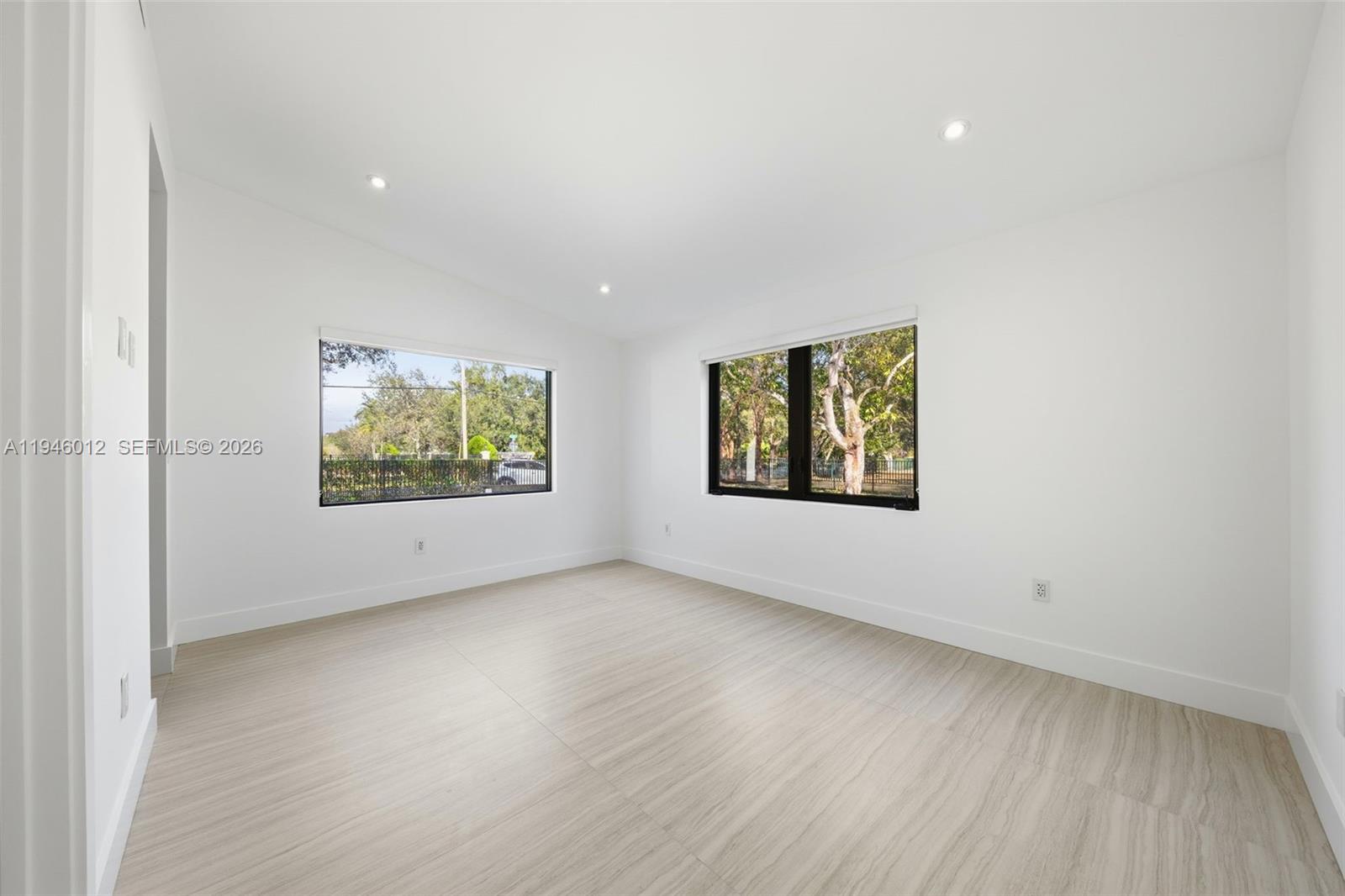 8800 Southwest 118th Street Miami, FL 33176 - Photo 31 of 44 an empty room with windows