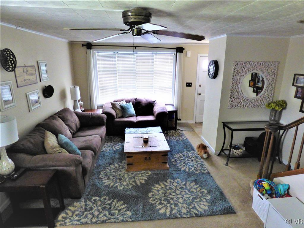 1559 Valley Road Bethlehem, PA 18018 - Photo 4 of 17 Gallery Image 4