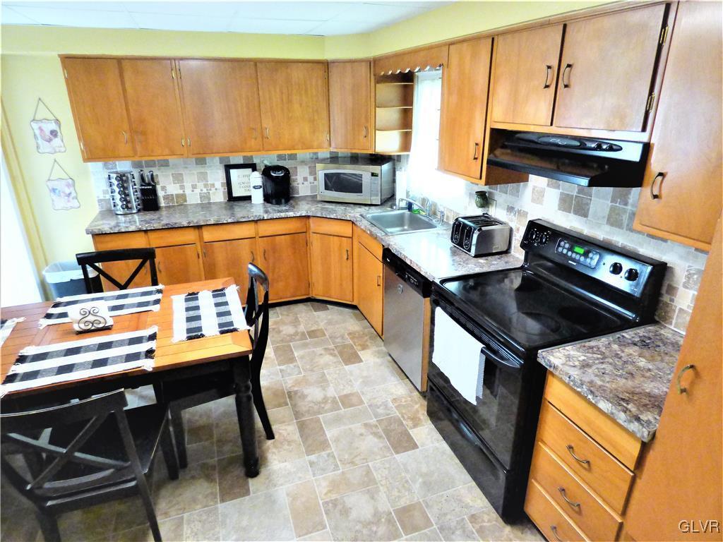 1559 Valley Road Bethlehem, PA 18018 - Photo 9 of 17 Gallery Image 9