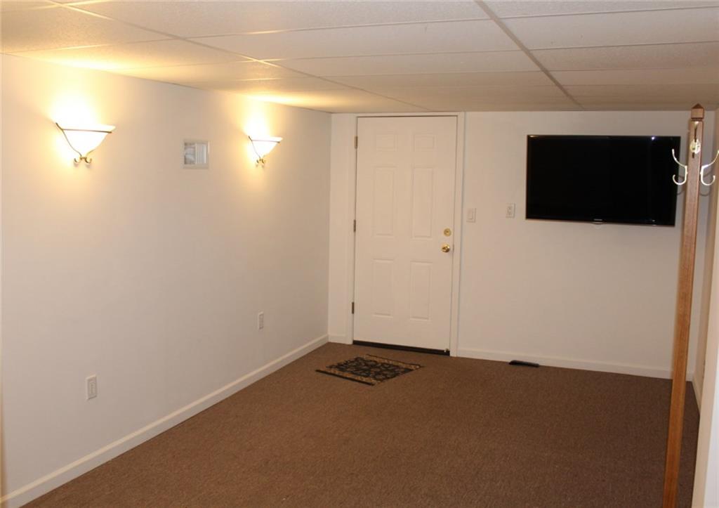 185 Davis Road Butler, PA 16002 - Photo 16 of 19 Gallery Image 16