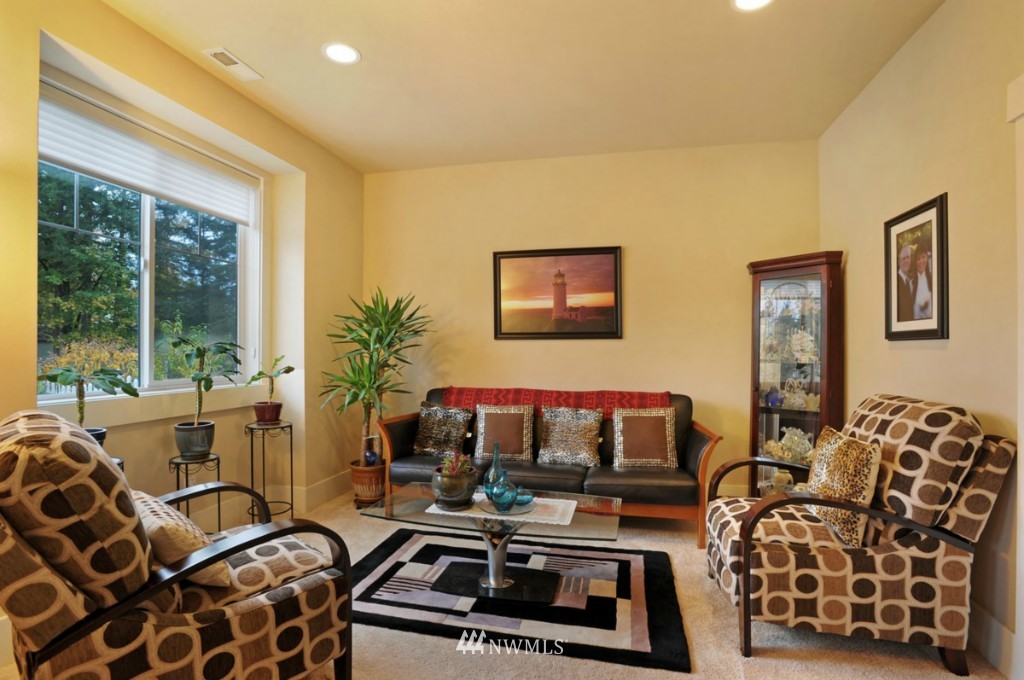 4910 Southeast 2nd Place Renton, WA 98059 - Photo 2 of 22