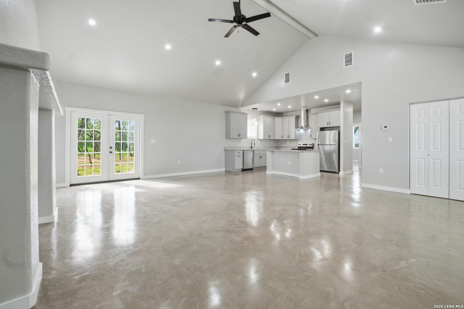 157 Sylas Hayes Loop Pleasanton, TX 78064 - Photo 5 of 32